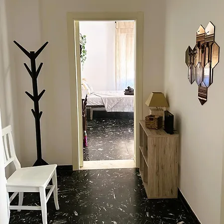 Domo Sant Joan アパート